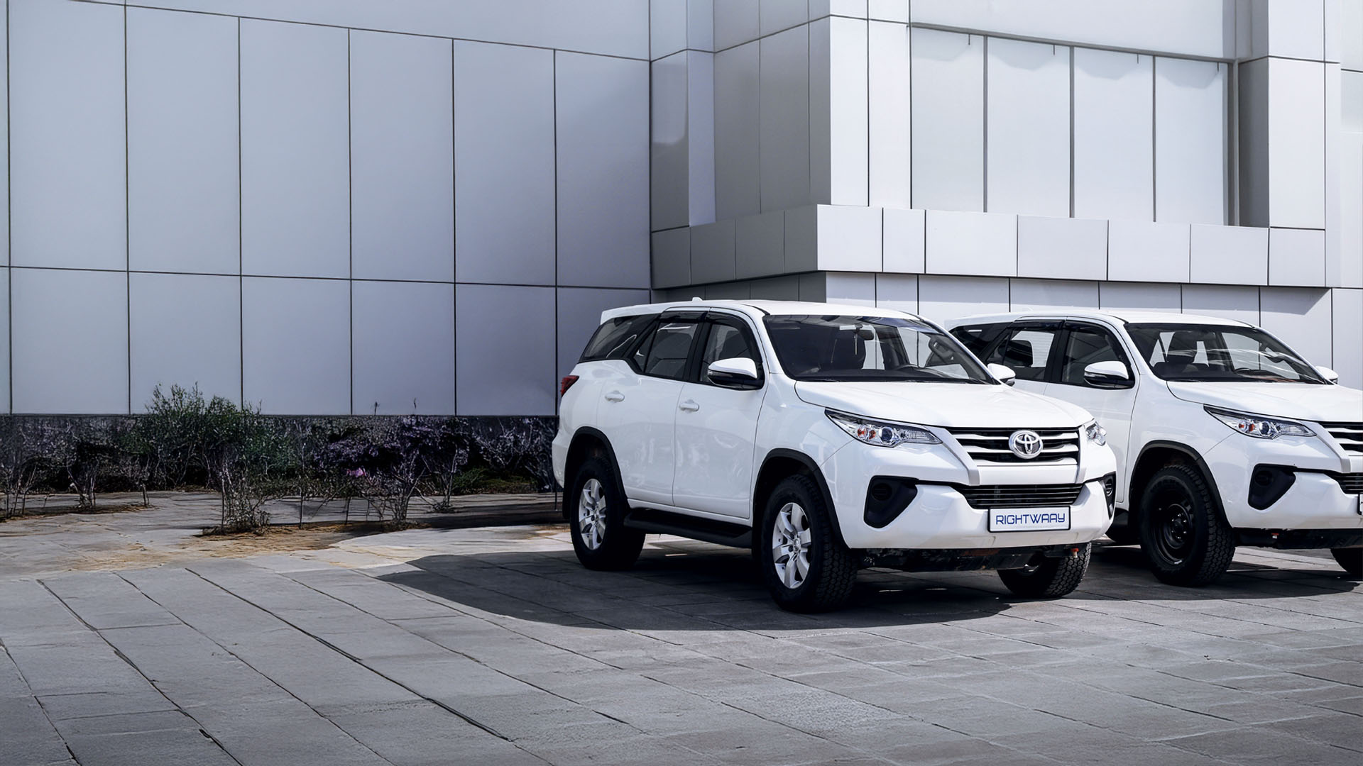 Premium Car Rental Services for Business and Corporate Needs – Rightwaay